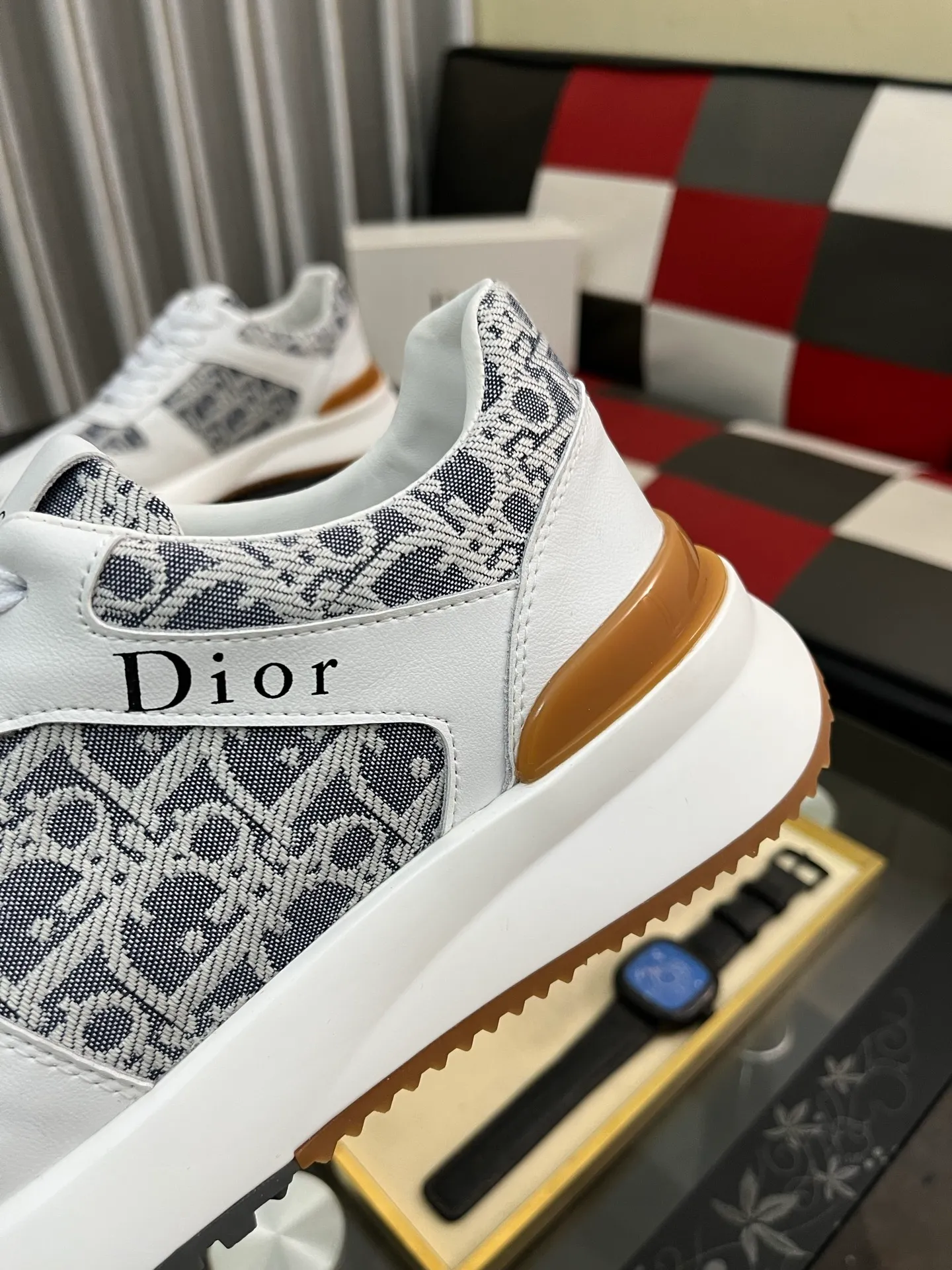 Men's Men's Shoes 💰458⌚️⌚️Dior [Dior] men's casual and trendy shoes are on the market! Strong British fashion style, the upper is made of nubuck leather with printed fabrics, comfortable pigskin lining, and original molded outsole. Designed by European and American masters, the perfect shape creates high quality, super versatile and very comfortable. High-end without losing taste, fashionable and novel! Code number: 38～443️⃣Colors available